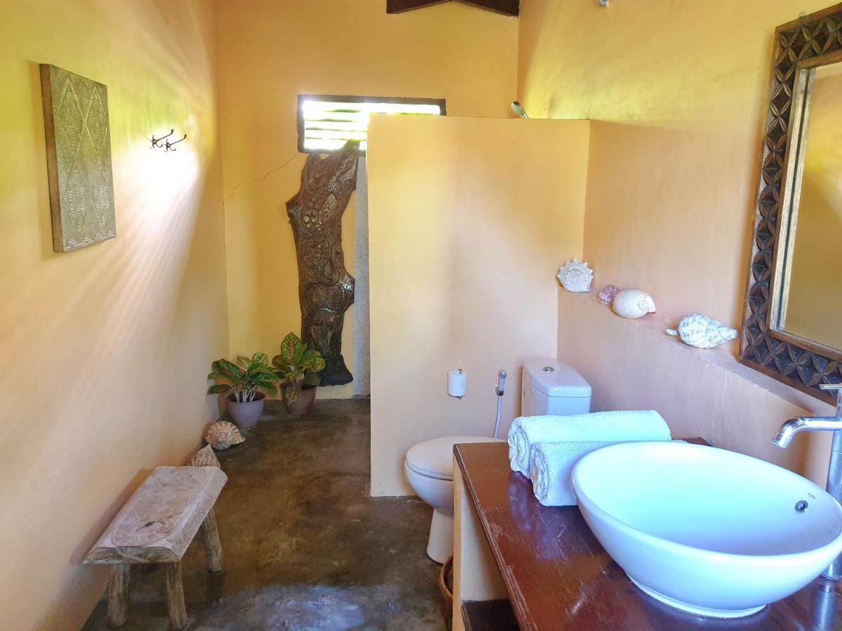 Waiara Village Guesthouse Maumere Exteriör bild